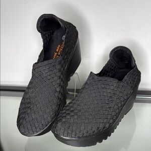 Bernie Mev. Black Woven Slip On wedge size 37 EUC